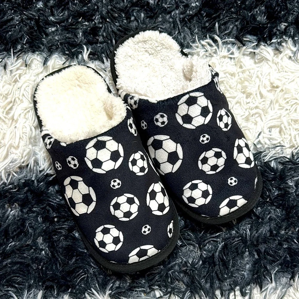 Soccer Ball Patterned Slippers, Kids, Size 5/6